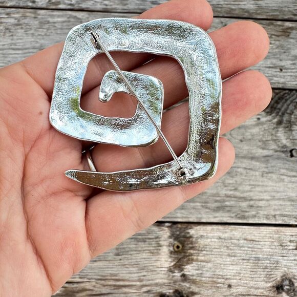 Vintage Jewelry Silver Tone Swirl Artsy Brooch Chunky Silver Pin - Picture 3 of 3